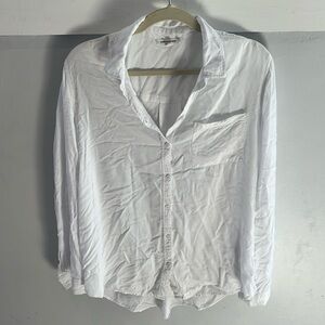 Beachlunchlounge white button down